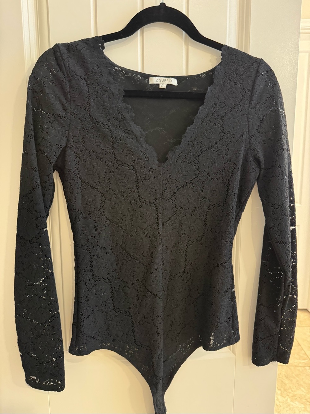 Z Supply lace body in medium